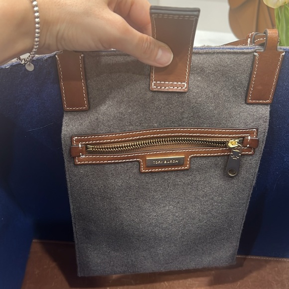 Tory Burch Ella Wool Blend Felt tote. Grey color. - Picture 5 of 8
